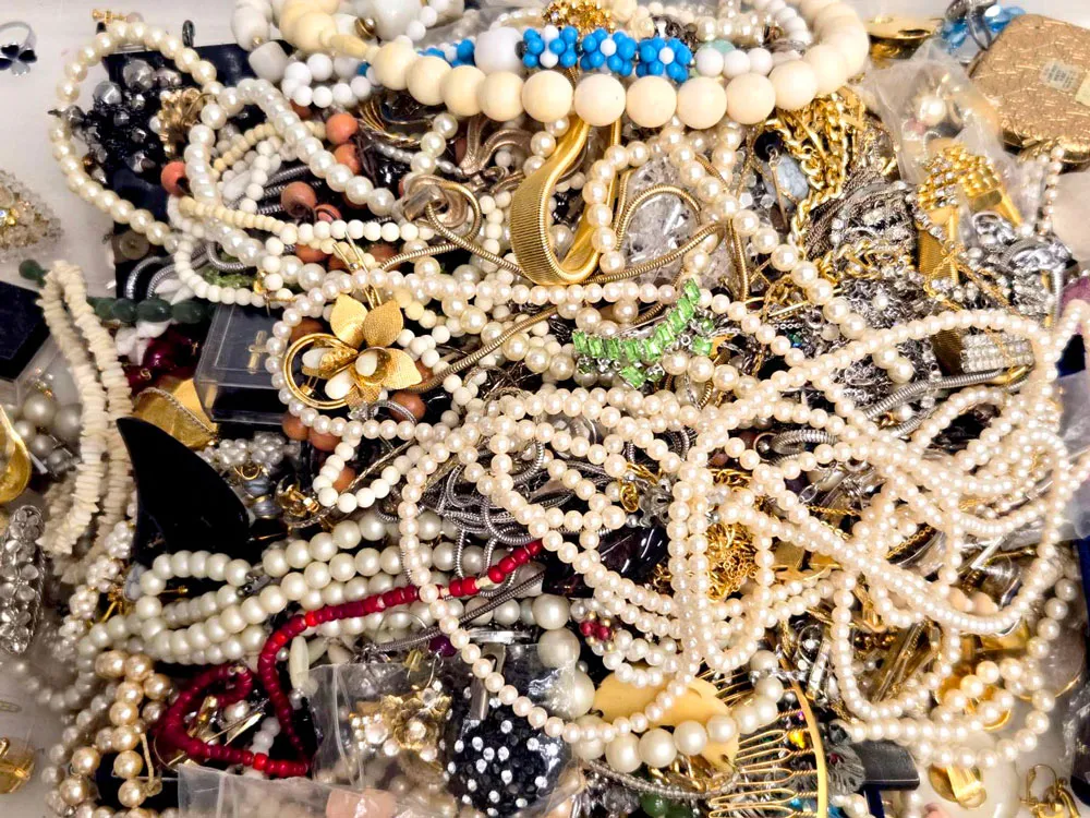大量イミテーションアクセサリー 約6.5kgを買取いたしました！